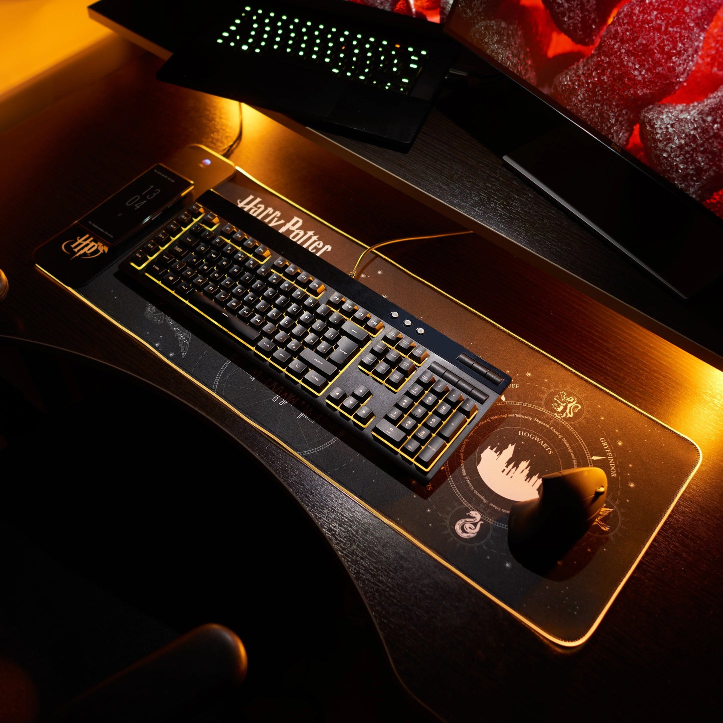 XXL Mouse Mats & Mobile Charger (Batman, Superman & Harry Potter) - AhhKillEz Shop